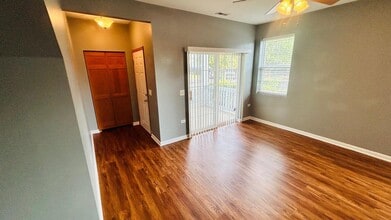 2215 Aurora Dr in Pingree Grove, IL - Building Photo - Building Photo