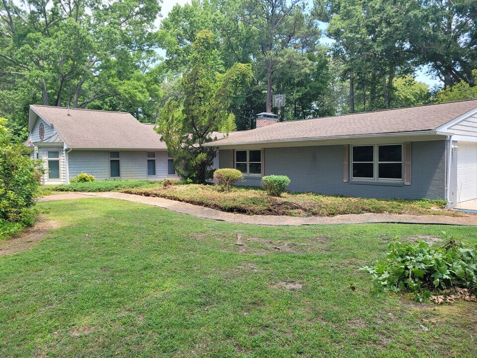 3824 Thalia Dr in Virginia Beach, VA - Building Photo