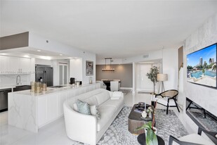 2000 Island Blvd in Aventura, FL - Building Photo