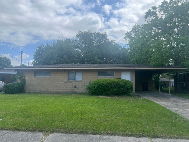 property at 1512 Meadow Dr