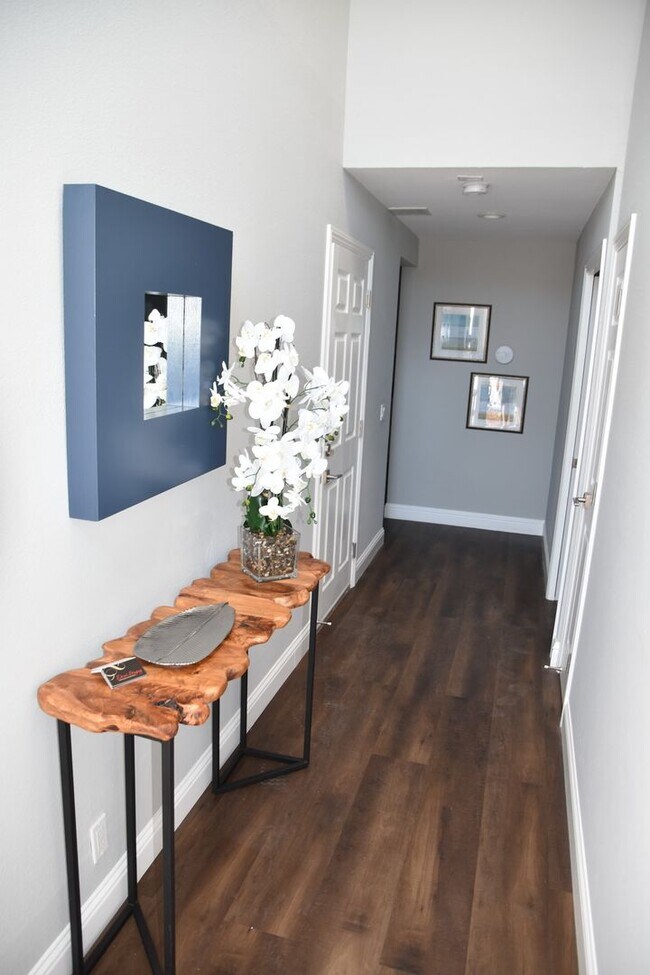 501-503 Pierce Rd in Menlo Park, CA - Building Photo - Building Photo