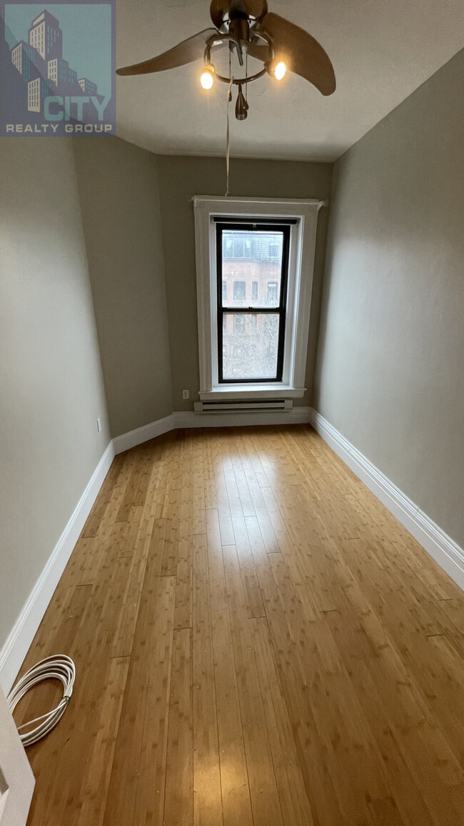 252 Newbury St, Unit 2R in Boston, MA - Building Photo - Building Photo