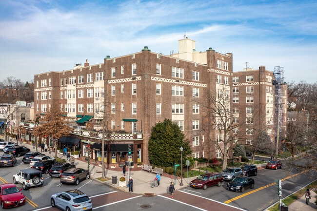 Bronxville Towers Apartments in Bronxville, NY - Foto de edificio - Building Photo