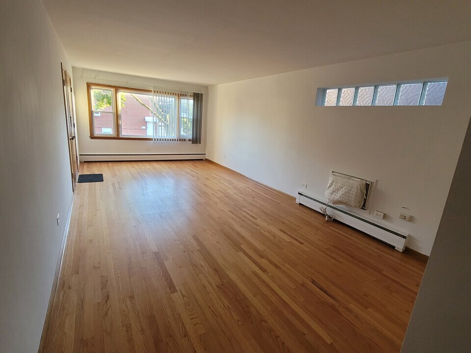 7226 W Belden Ave, Unit 2 in Elmwood Park, IL - Building Photo