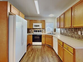 2405 Joshua Ln in Winston-Salem, NC - Foto de edificio - Building Photo