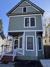 421 W Main St in Grass Valley, CA - Foto de edificio - Building Photo