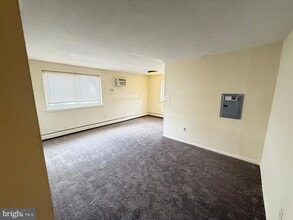 910 Fox Chase Rd, Unit 11 in Jenkintown, PA - Building Photo - Building Photo