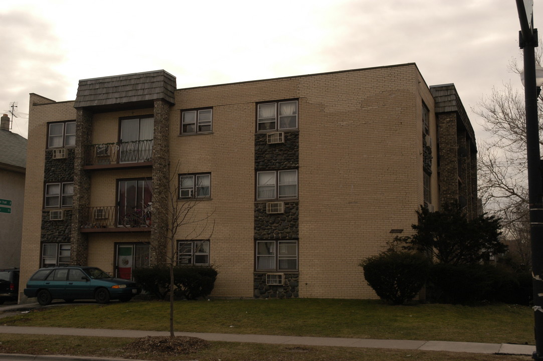 1563 W Pratt Blvd in Chicago, IL - Building Photo