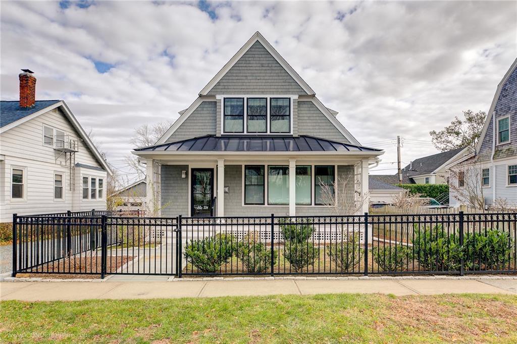 224 Gibbs Ave in Newport, RI - Building Photo