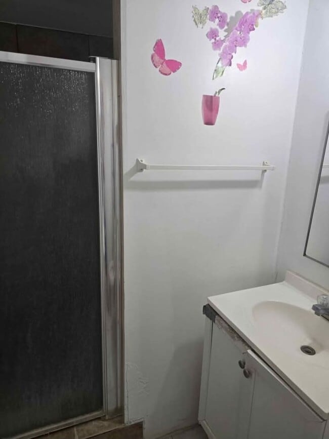 property at 1758 W Catalpa Ave