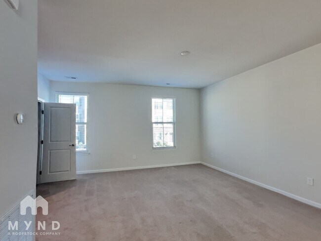 308 Poplar Leaf Way in Cary, NC - Foto de edificio - Building Photo