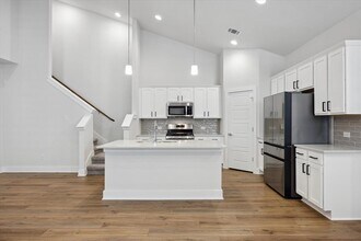 112 Mirabeau Way in Liberty Hill, TX - Building Photo - Building Photo