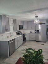 6450 Floral Ct in North Port, FL - Building Photo