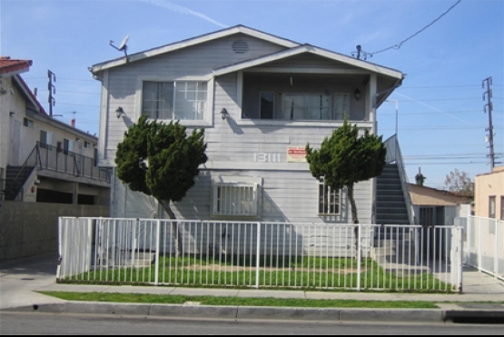 13111 Roselle Ave in Hawthorne, CA - Building Photo