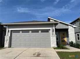 1332 Plymouth St in San Marcos, TX - Building Photo