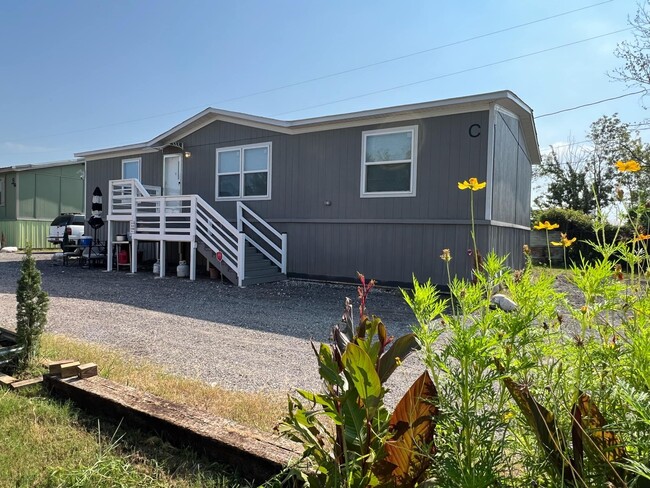property at 3234 Bobbie Ln
