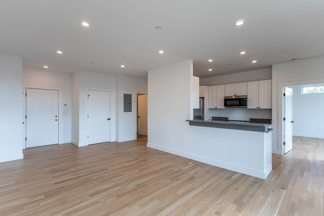The Residence at 581 Salem St in Wakefield, MA - Foto de edificio - Interior Photo