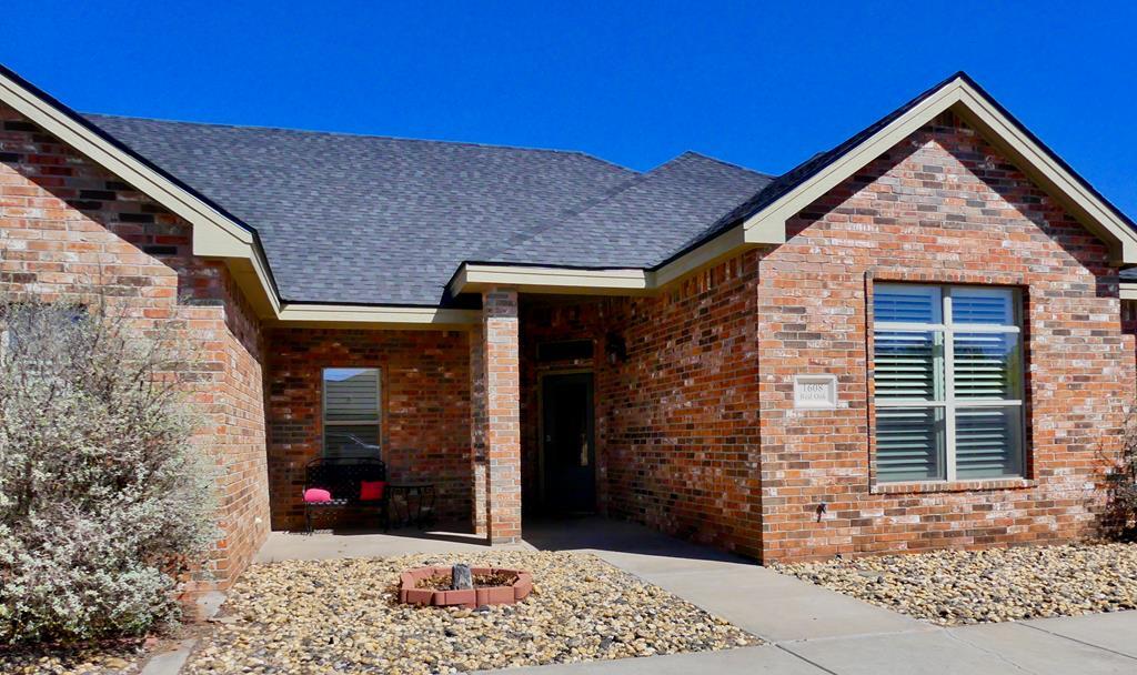 1608 Red Oak Ln in Andrews, TX - Building Photo