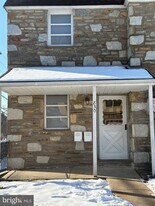 830 Emerson St in Philadelphia, PA - Building Photo