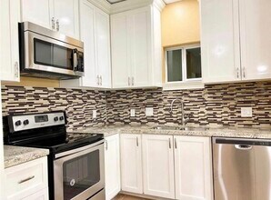 2734 Duncan Dr in Oyster Creek, TX - Building Photo - Building Photo