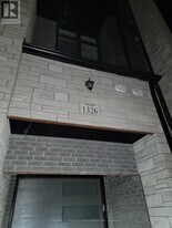 1326 Anthonia Trail in Oakville, ON - Building Photo