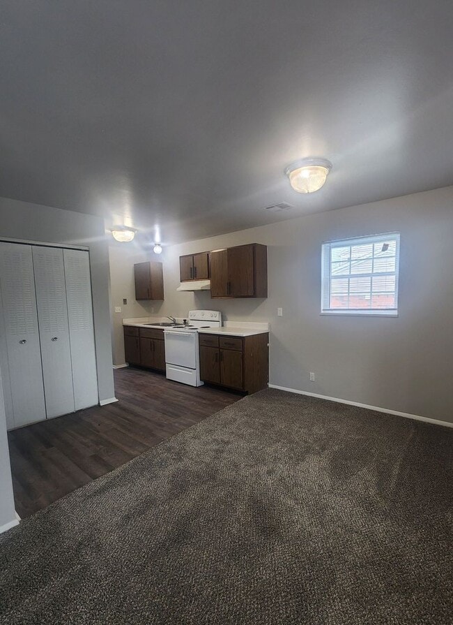 4701 Lakeside Dr in Evansville, IN - Building Photo - Building Photo