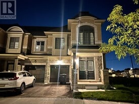 185 Hayrake St in Brampton, ON - Building Photo