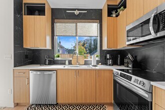 5175 SE 28th Ave in Portland, OR - Foto de edificio - Building Photo