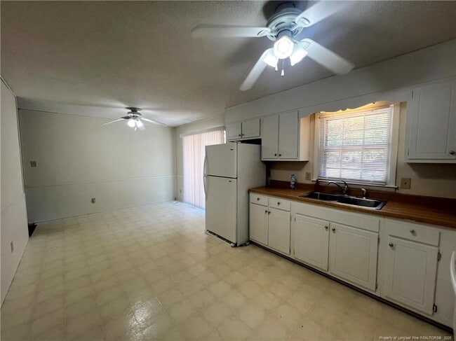 710 Dude Ct in Fayetteville, NC - Building Photo - Building Photo