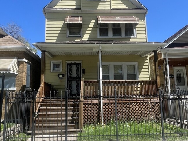 property at 6729 S Oakley Ave