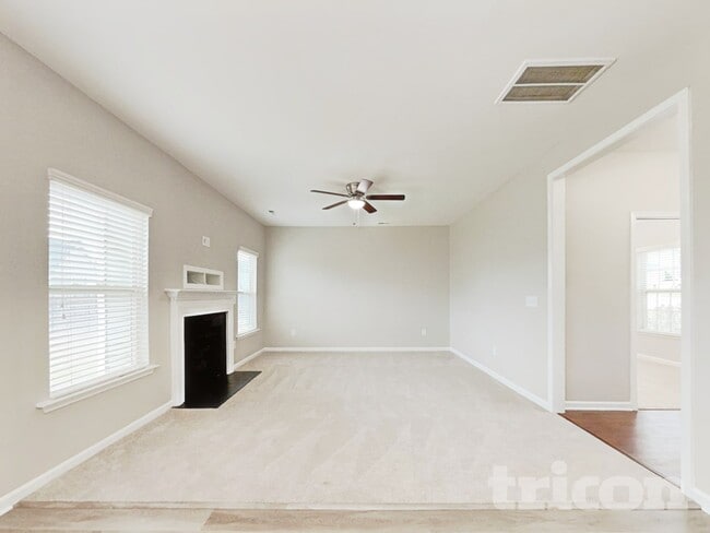 978 Lakemont Dr in Clayton, NC - Foto de edificio - Building Photo