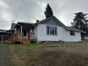 1342 Locust St in Oakland, OR - Building Photo - Building Photo