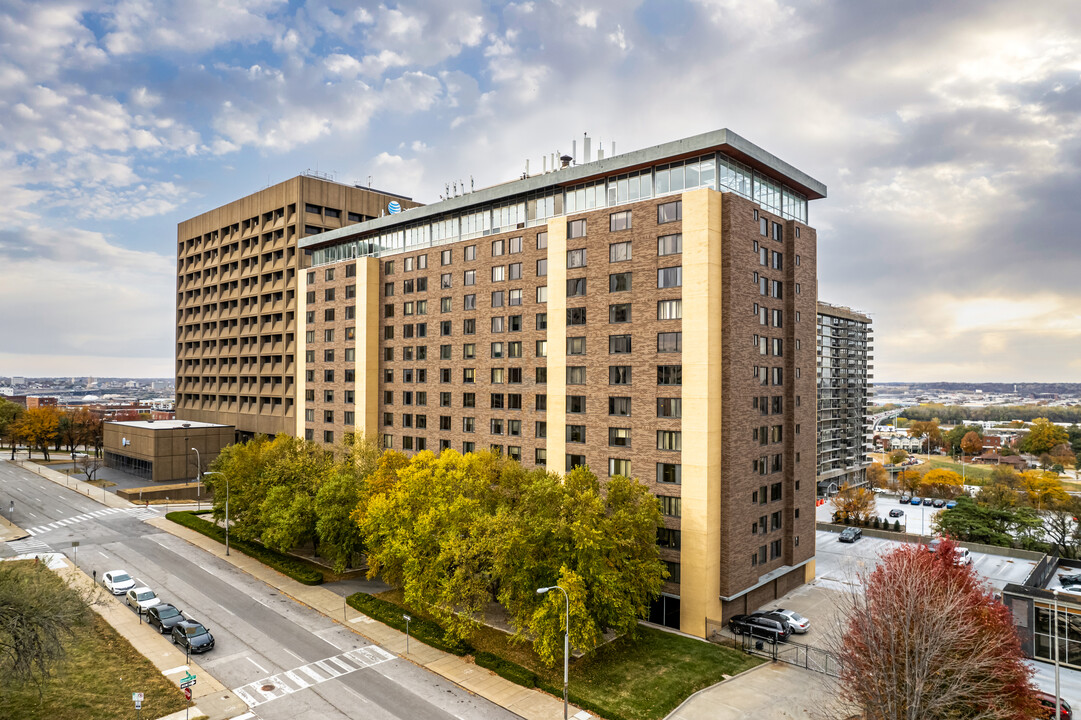 The Metropolitan Condos in Kansas City, MO - Building Photo