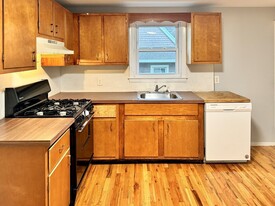 64 Ridgemont St, Unit 2 Apartamentos