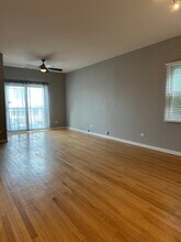 724 N Willard Ct, Unit 2 in Chicago, IL - Foto de edificio - Building Photo