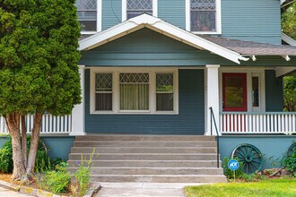 330 W 1st St in Prineville, OR - Building Photo - Building Photo