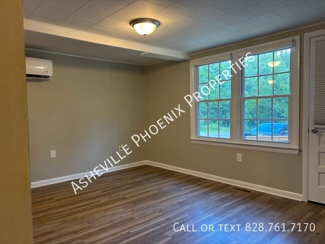203 Hawthorne Ave in Swannanoa, NC - Building Photo - Building Photo