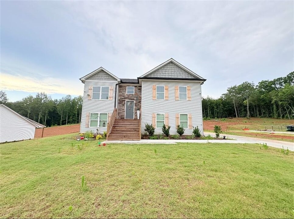 3029 GA-17 in Clarkesville, GA - Building Photo