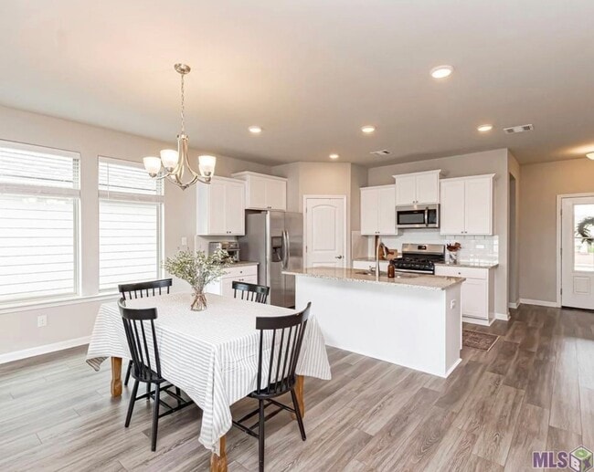 1219 Foxtail Dr in Baton Rouge, LA - Building Photo - Building Photo