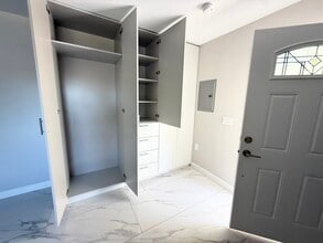 8431 Oso Ave in Los Angeles, CA - Building Photo - Building Photo