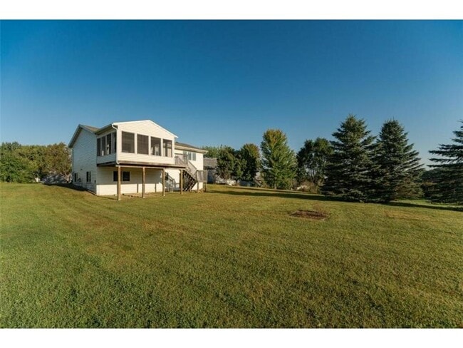 6372 Bandel Ln NW in Rochester, MN - Foto de edificio - Building Photo