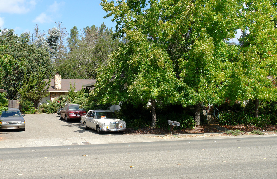 5935-5937 Montecito Blvd in Santa Rosa, CA - Building Photo