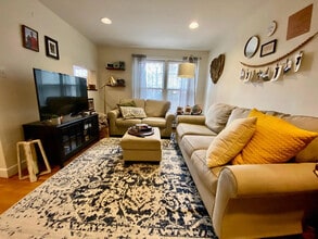 143 Longwood Ave, Unit 2 in Brookline, MA - Building Photo - Building Photo