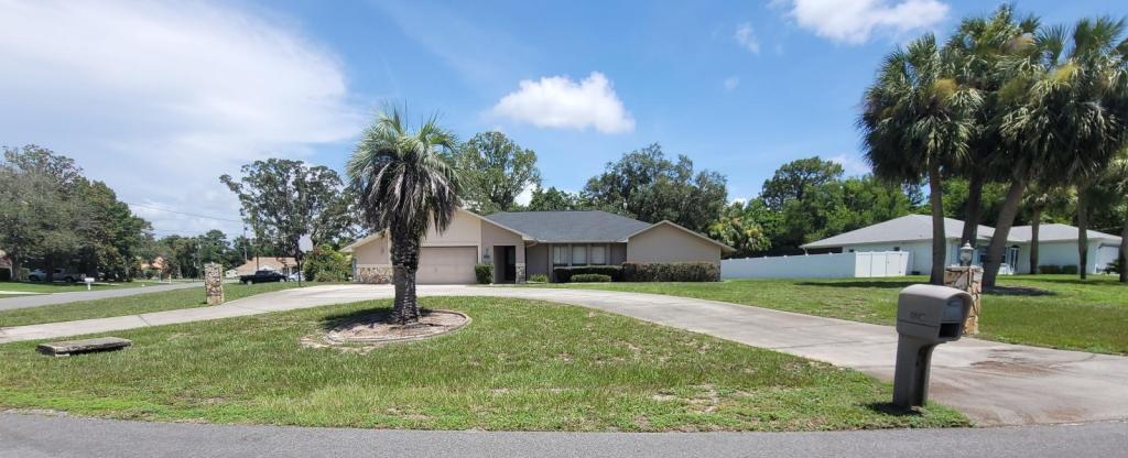 4380 Puritan Ln in Spring Hill, FL - Building Photo