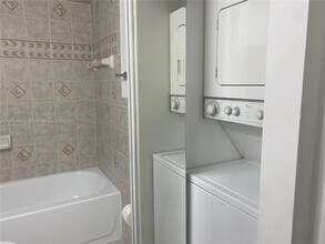 9525 SW 138th Pl in Miami, FL - Building Photo - Building Photo