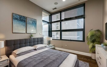 101 W Superior St in Chicago, IL - Building Photo - Building Photo