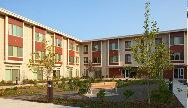 Town Center Station in Happy Valley, OR - Foto de edificio