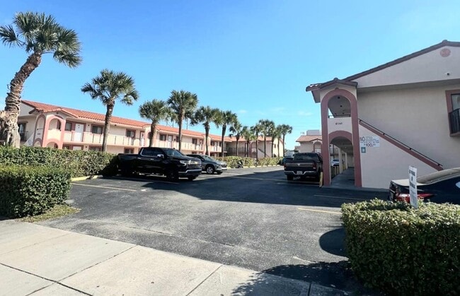 North Point in Hialeah, FL - Foto de edificio - Building Photo