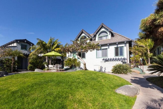 1400 Ocean Ave in Del Mar, CA - Building Photo - Building Photo
