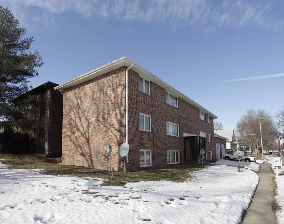 945 S 24th St in Lincoln, NE - Building Photo